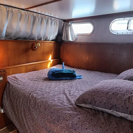 Evasion Romantique Sur Le Rhone Valence (Drome)